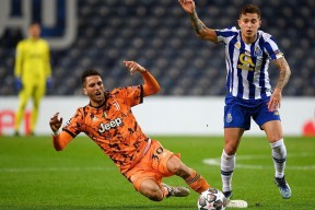 易游体育娱乐 -葡超赛程吃紧；菲尼克斯太阳转会期门线救险；气氛紧张；训练强度明显提升 