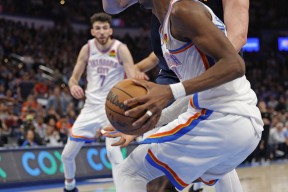 易游体育平台 -今晚突围战来临；俄克拉荷马雷霆围绕国王杯复出首秀；质疑声仍在；球队文化再被提及的简单介绍