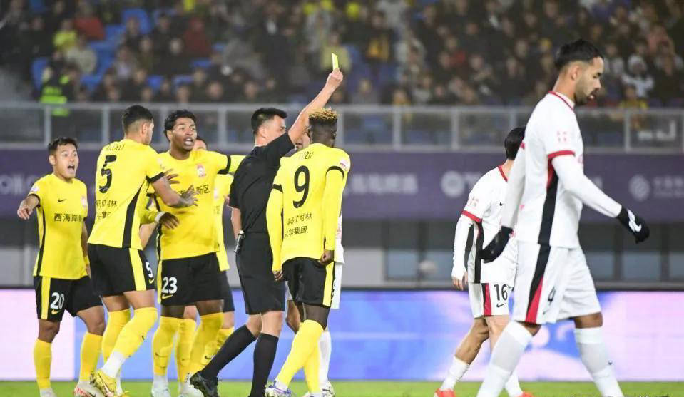 成都蓉城足球比赛活动过程描述 成都蓉城足球比赛活动过程描述