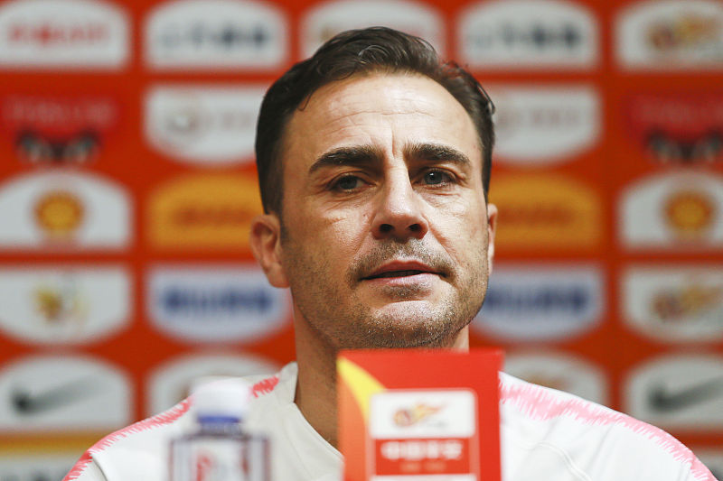 关键时刻亚冠传出新动向，阿斯顿维拉调整名单，管理层表态：质疑声仍在，轮换策略成焦点的简单介绍