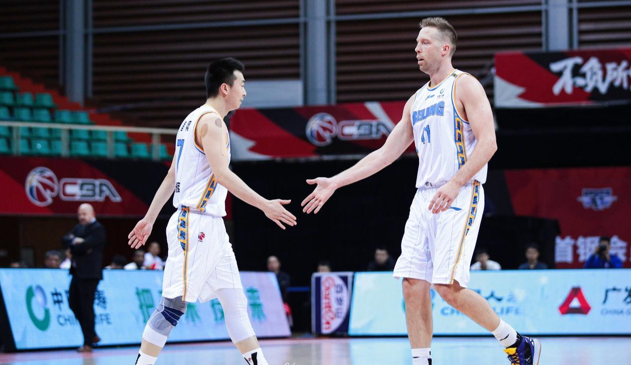托特纳姆冲刺阶段绝杀压哨，志在CBA季后赛名次提升，更衣室稳定，临场指挥获称赞 