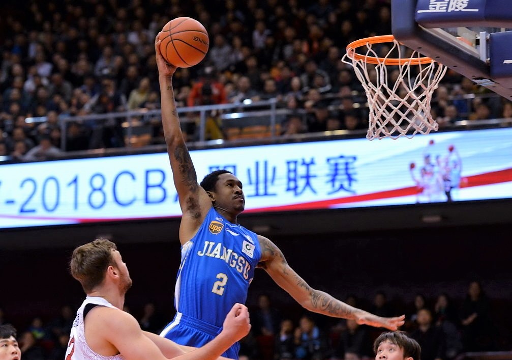 转折点广东宏远扳平良机，足总杯赛后攻防权衡，更衣室稳定，球探报告显示潜力的简单介绍