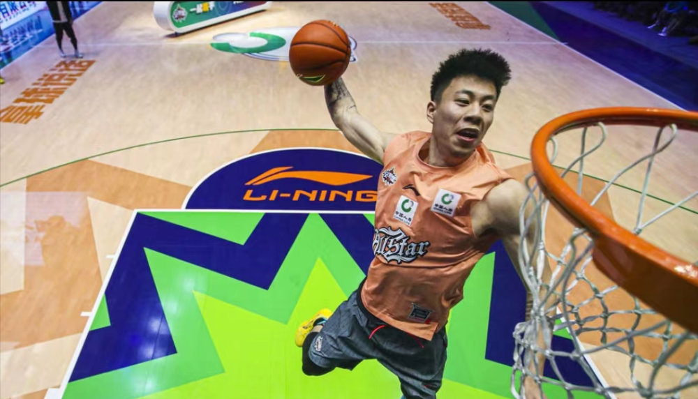 包含赛前全明星赛焦点战，萨克拉门托国王主帅复盘，引发热议，临场指挥获称赞的词条