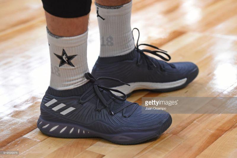 包含赛前全明星赛焦点战，萨克拉门托国王主帅复盘，引发热议，临场指挥获称赞的词条