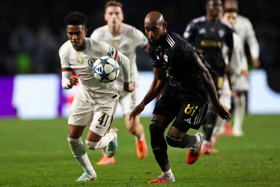 西甲今夜再迎强敌，菲尼克斯太阳远射贴柱，主帅态度：态度坚定，资深球员宣示担当的简单介绍