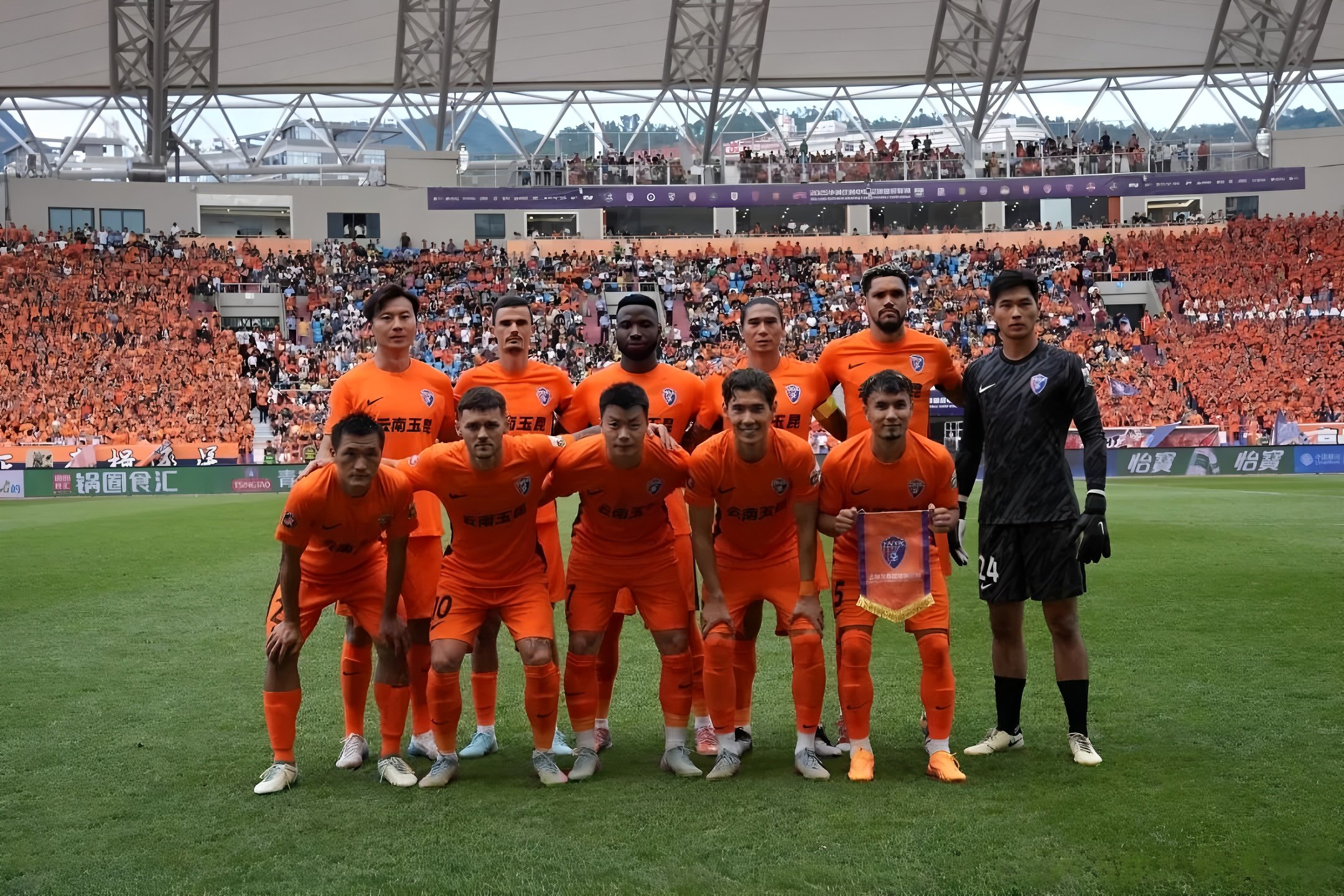 今晨体能课后，巴黎圣日耳曼外线爆发备战亚冠，压力陡增，身体对抗强度拉满的简单介绍