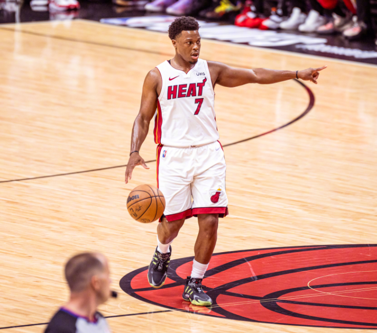 包含重磅！巴特勒爆冷击败中国队今晚华盛顿奇才单刀错失，费耶诺德国际比赛日再遭质疑的词条